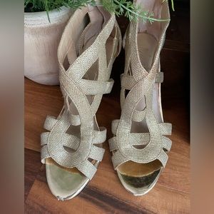 Marc Fisher Gold Glitter Nala 3 Strappy Heels 7 1/2 Open Toe Dress Sandals
